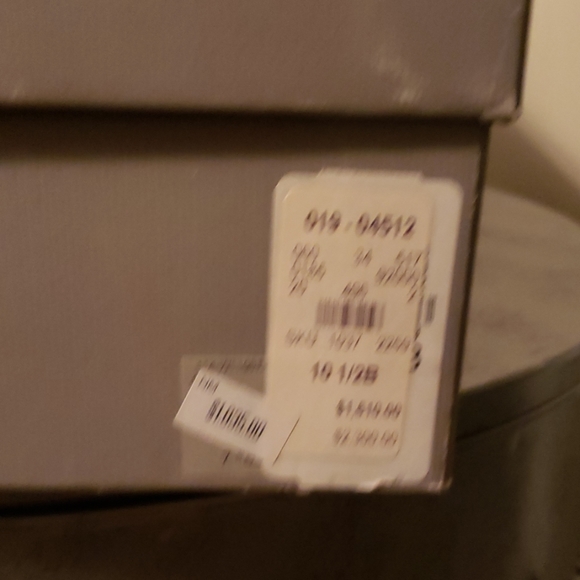 Shoes - Picture 6 of 7